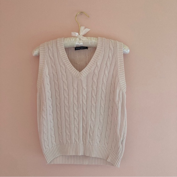 Brandy Melville Sweaters - Brandy Melville pink sweater vest